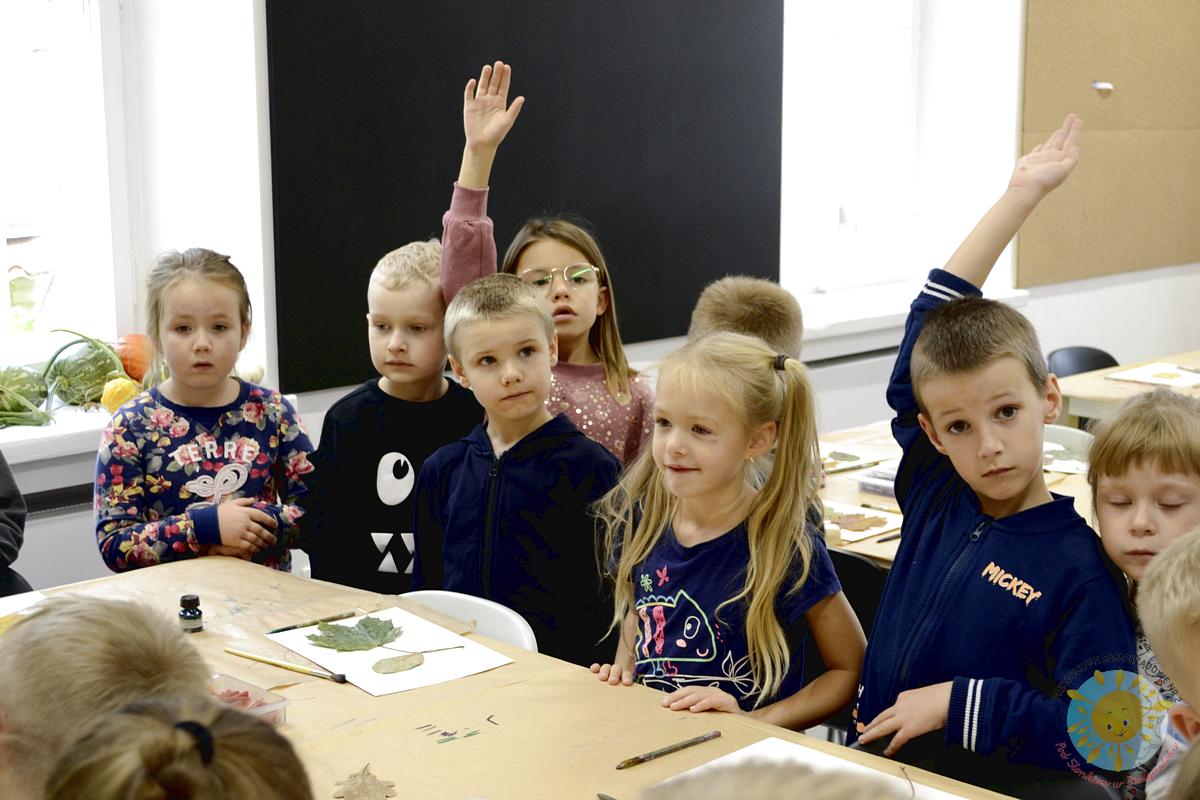 Dzieci aktywnie biorą udział w zajęciach - Przedszkole Samorządowe Nr 2 Pod Słonkiem w Białymstoku