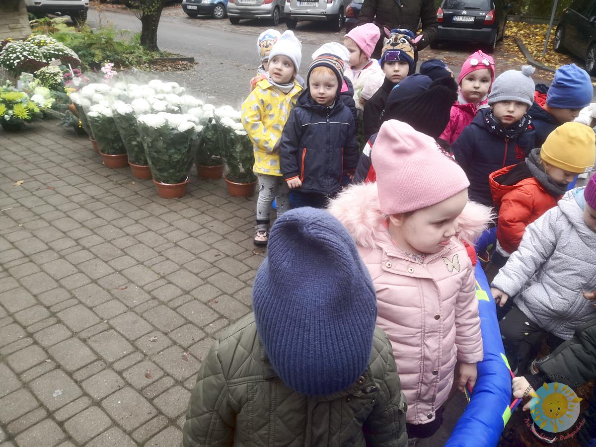 Dzieci na spacerze - Przedszkole Samorządowe Nr 2 Pod Słonkiem w Białymstoku