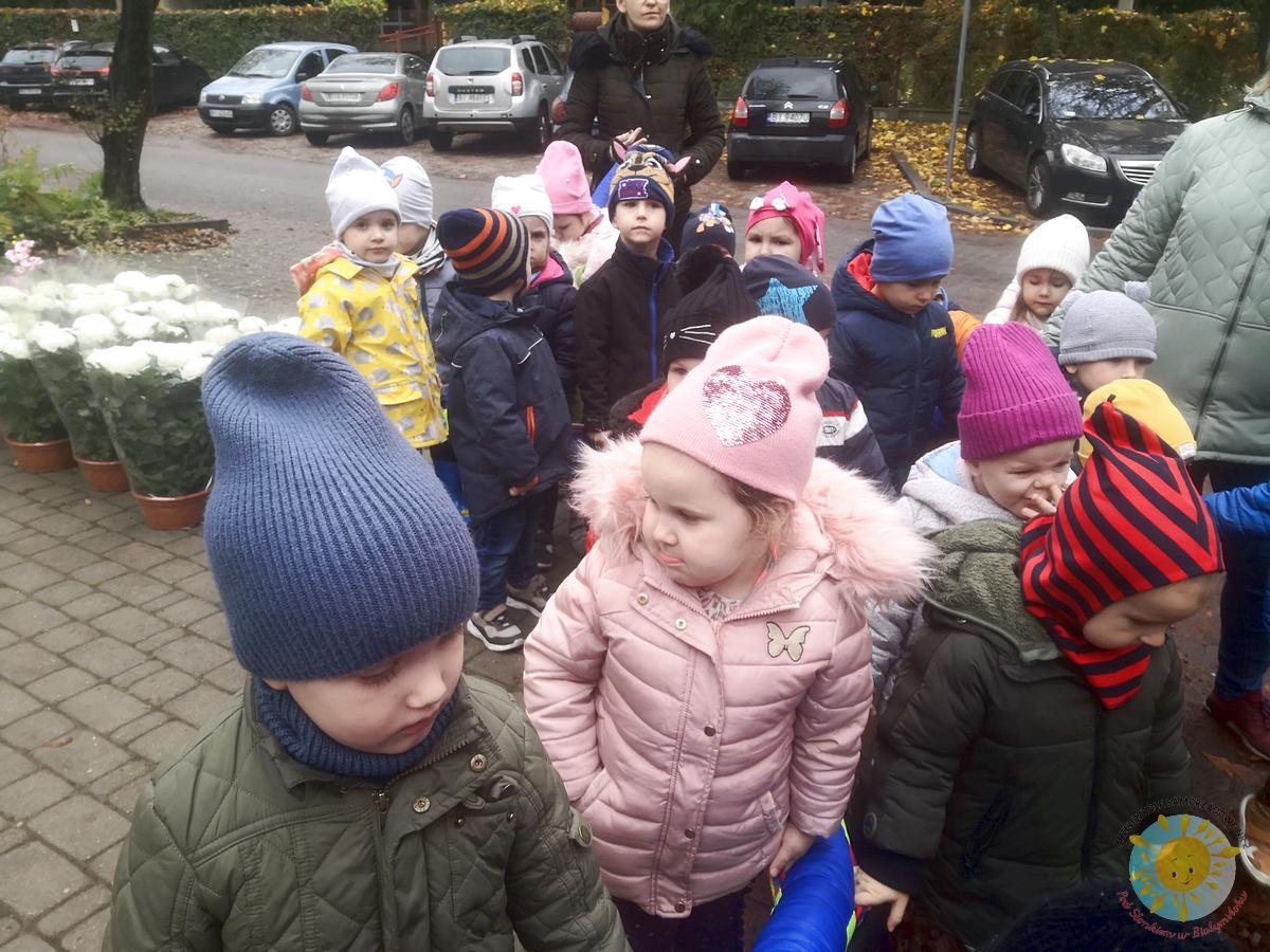 Dzieci na spacerze - Przedszkole Samorządowe Nr 2 Pod Słonkiem w Białymstoku