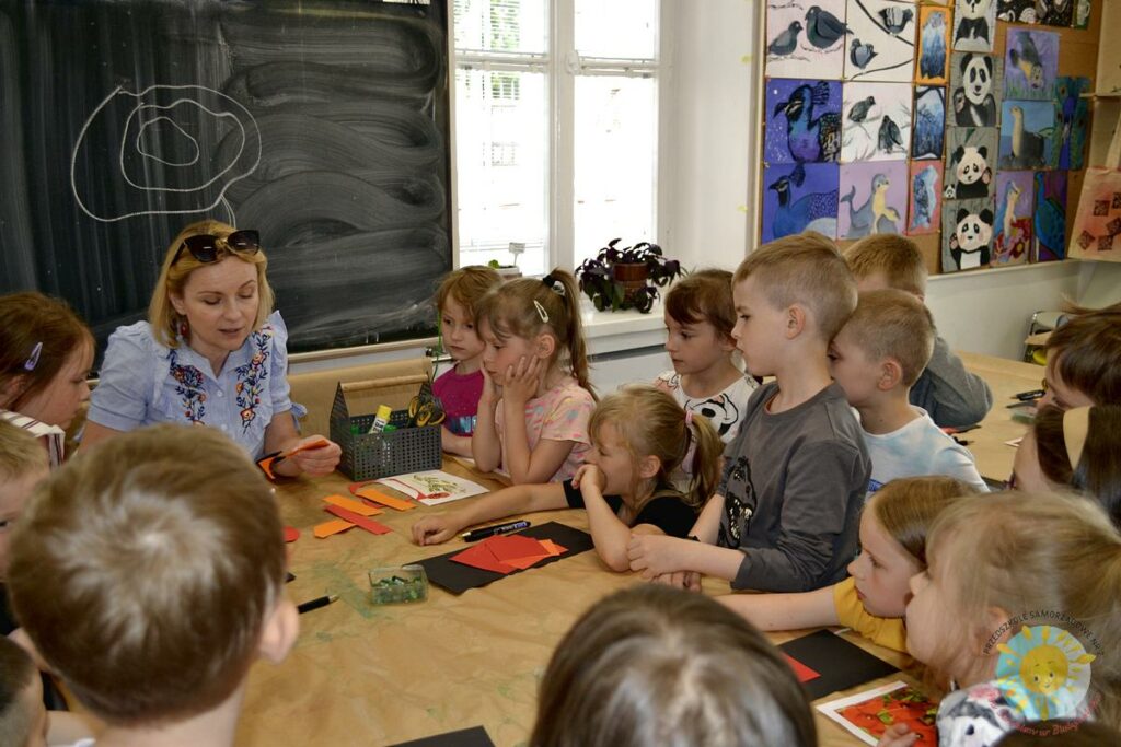 Dzieci na zajęciach plastycznych - Przedszkole Samorządowe Nr 2 Pod Słonkiem w Białymstoku