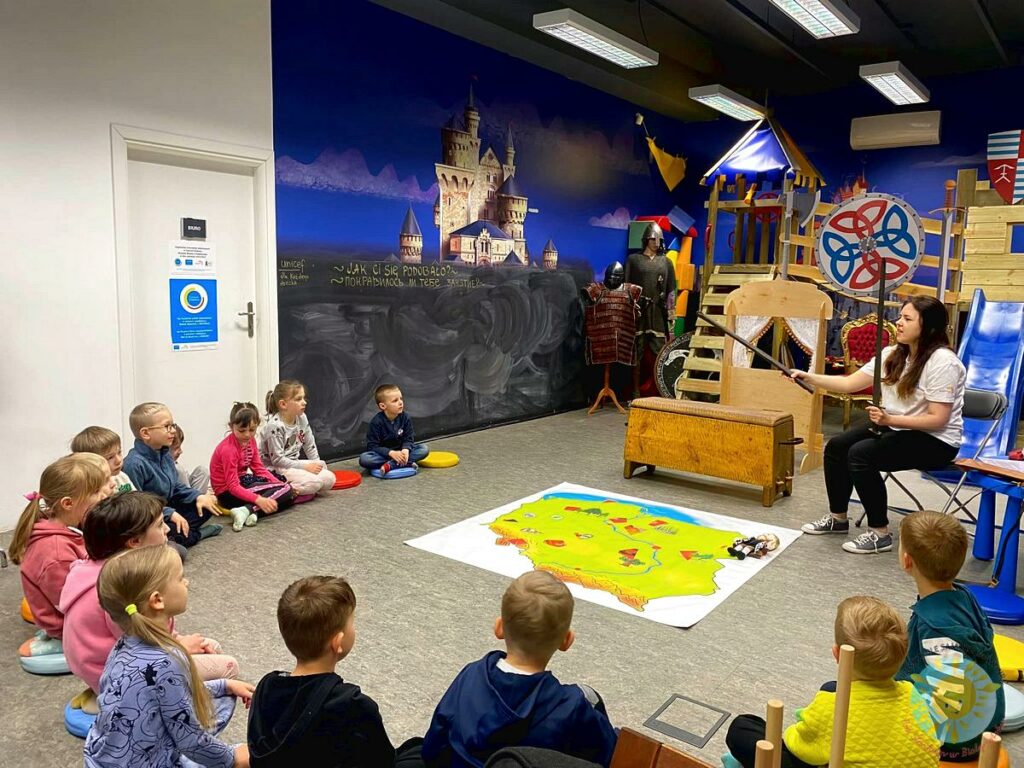 Dzieci biorące udział w zajęciach MWPwB - Przedszkole Samorządowe Nr 2 Pod Słonkiem w Białymstoku