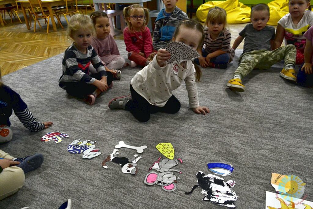 Dzieci bawią się i uczą podczas zajęć - Przedszkole Samorządowe Nr 2 Pod Słonkiem w Białymstoku