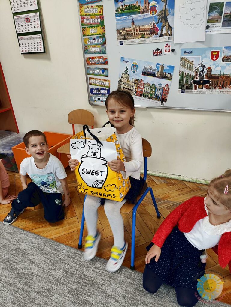Dzieci świętują urodziny - Przedszkole Samorządowe Nr 2 Pod Słonkiem w Białymstoku