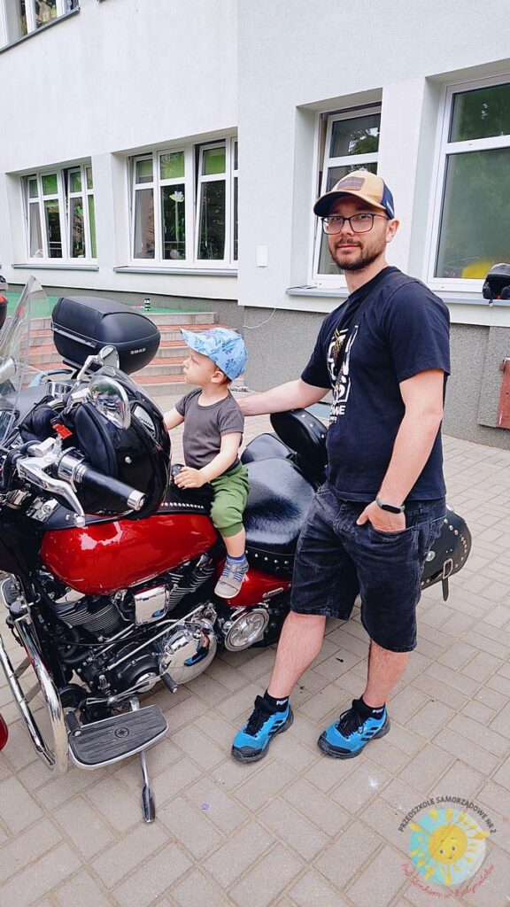 Bawiące się dzieci na festynie przedszkolnym - Przedszkole Samorządowe Nr 2 Pod Słonkiem w Białymstoku