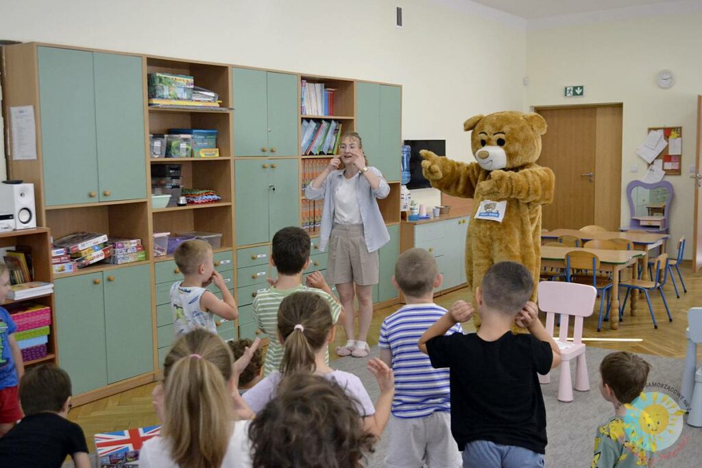 Dzieci uczestniczące w zajęciach przedszkolnych - Przedszkole Samorządowe Nr 2 Pod Słonkiem w Białymstoku