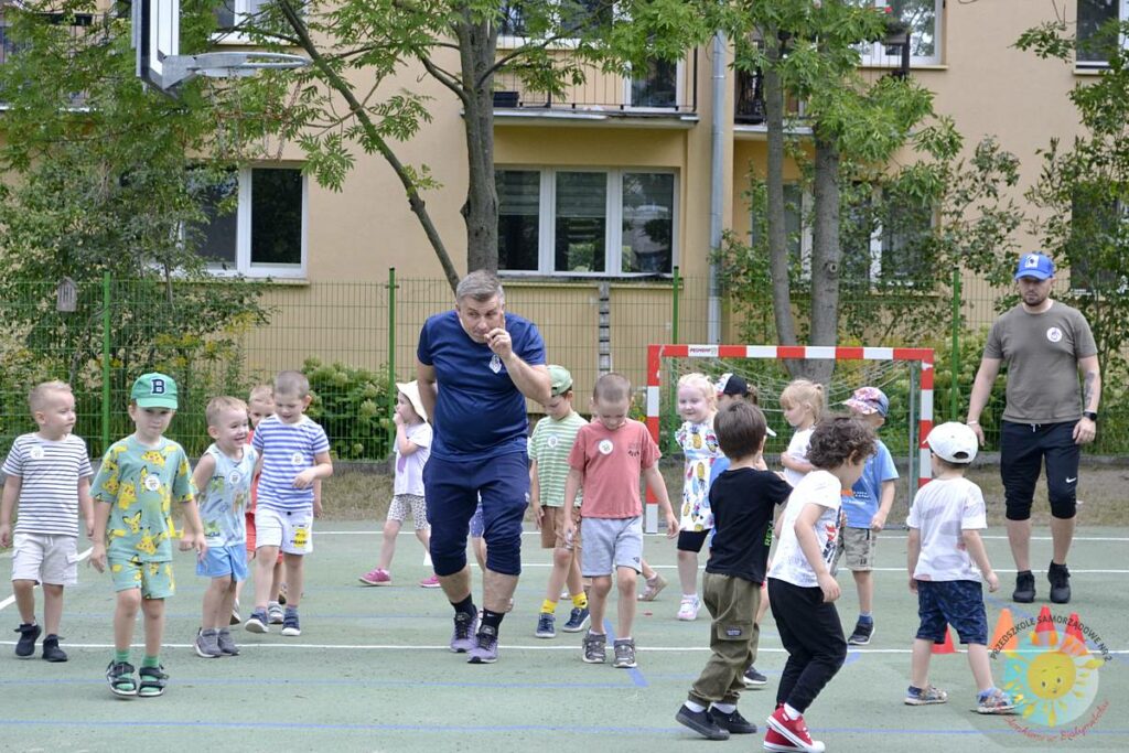 Dzieci uczestniczące w zajęciach przedszkolnych - Przedszkole Samorządowe Nr 2 Pod Słonkiem w Białymstoku