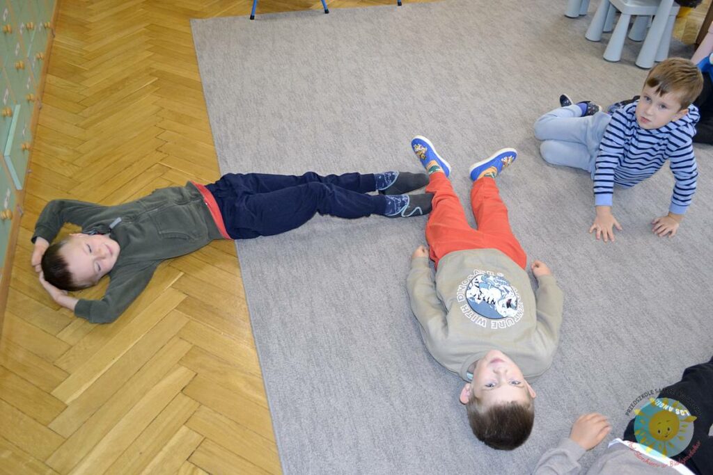 Dzieci bawiące się na zajęciach ruchowych - Przedszkole Samorządowe Nr 2 Pod Słonkiem w Białymstoku