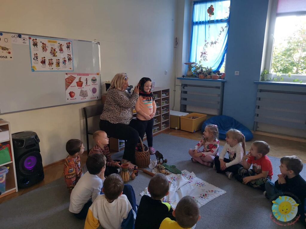 BOF - język i kultura – cel rozwijanie umiejętności komunikacyjnych, odkrywanie bogactwa języka oraz poznawanie kultury regionu i świata.