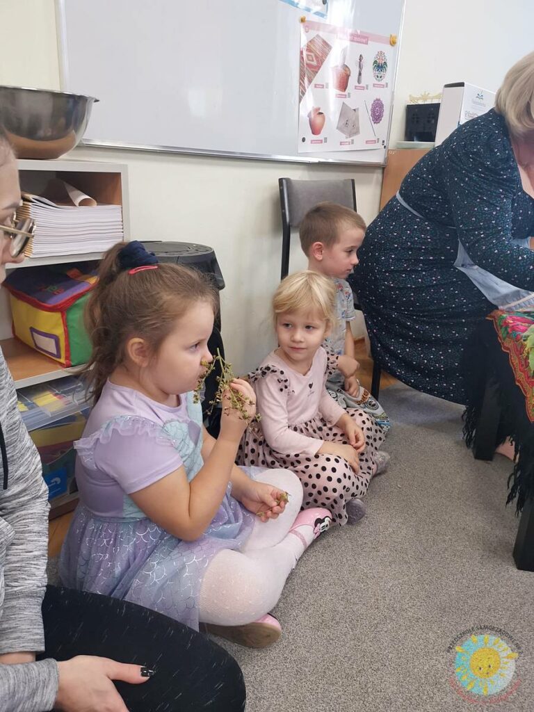 BOF - język i kultura – cel rozwijanie umiejętności komunikacyjnych, odkrywanie bogactwa języka oraz poznawanie kultury regionu i świata.