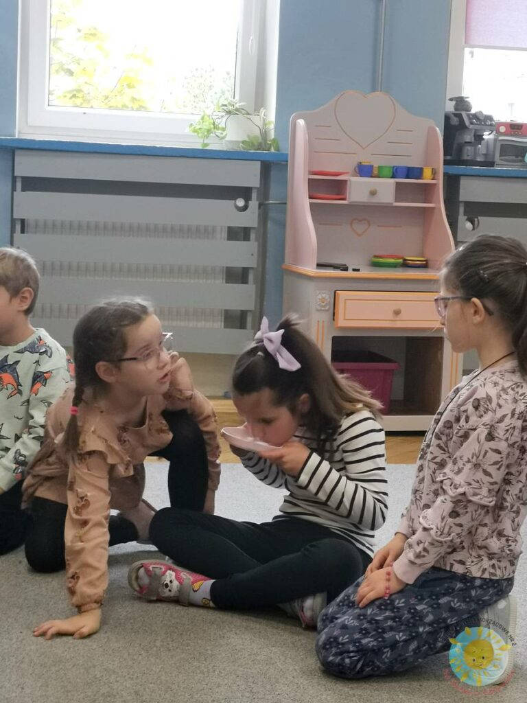 BOF - język i kultura – cel rozwijanie umiejętności komunikacyjnych, odkrywanie bogactwa języka oraz poznawanie kultury regionu i świata.