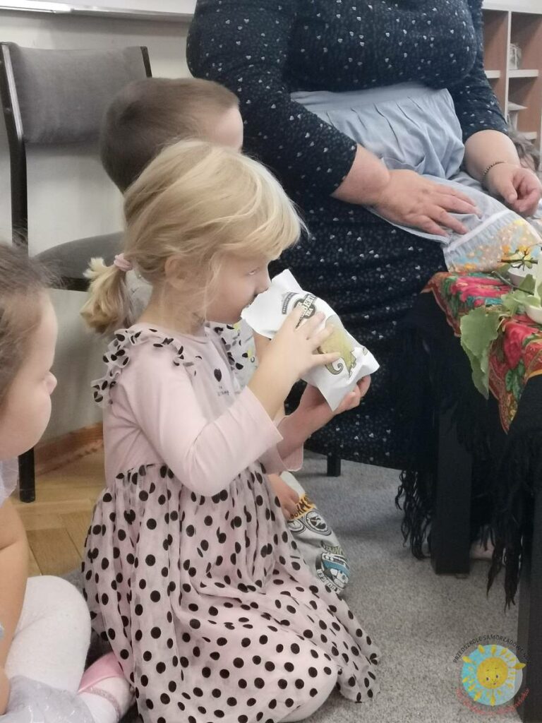 BOF - język i kultura – cel rozwijanie umiejętności komunikacyjnych, odkrywanie bogactwa języka oraz poznawanie kultury regionu i świata.