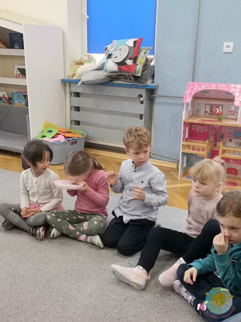 BOF - język i kultura – cel rozwijanie umiejętności komunikacyjnych, odkrywanie bogactwa języka oraz poznawanie kultury regionu i świata.