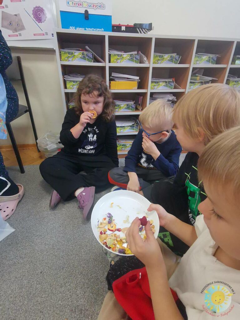 BOF - język i kultura – cel rozwijanie umiejętności komunikacyjnych, odkrywanie bogactwa języka oraz poznawanie kultury regionu i świata.