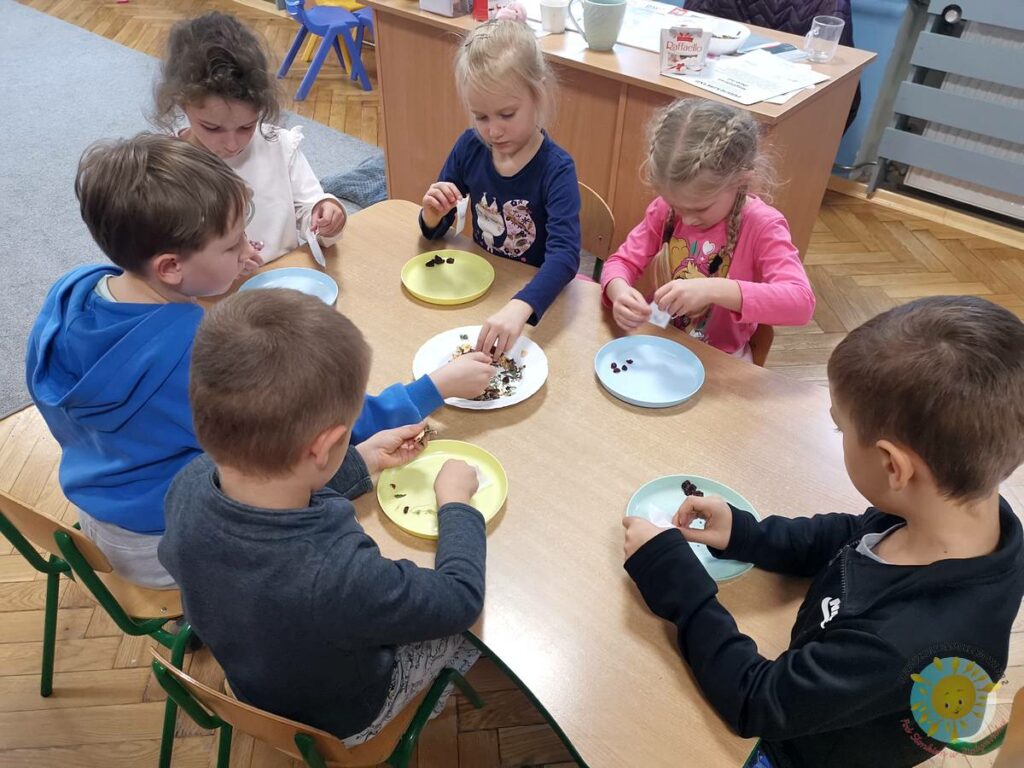 BOF - język i kultura – cel rozwijanie umiejętności komunikacyjnych, odkrywanie bogactwa języka oraz poznawanie kultury regionu i świata.