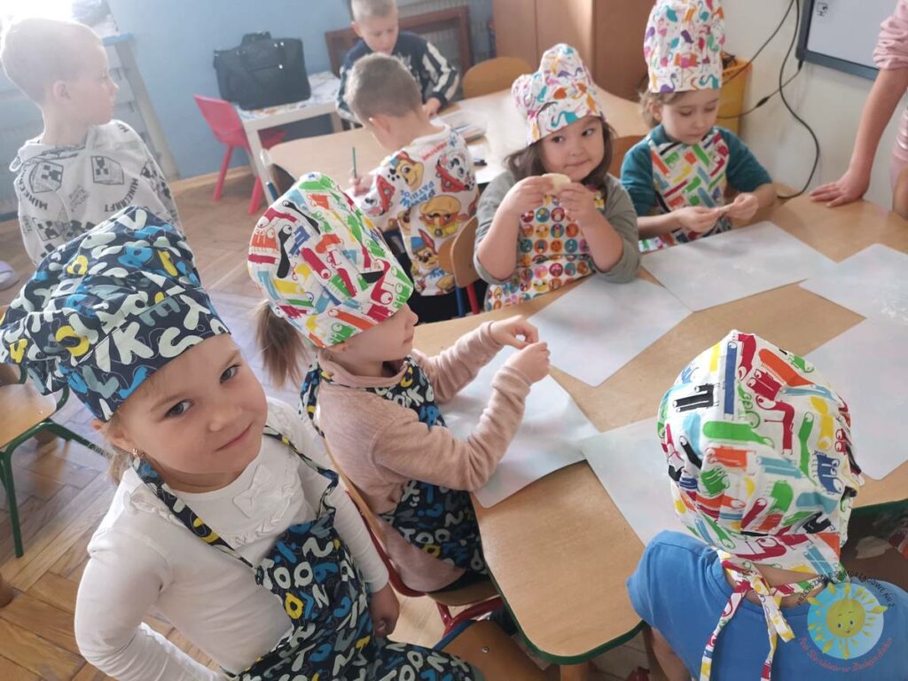 BOF - język i kultura – cel rozwijanie umiejętności komunikacyjnych, odkrywanie bogactwa języka oraz poznawanie kultury regionu i świata.