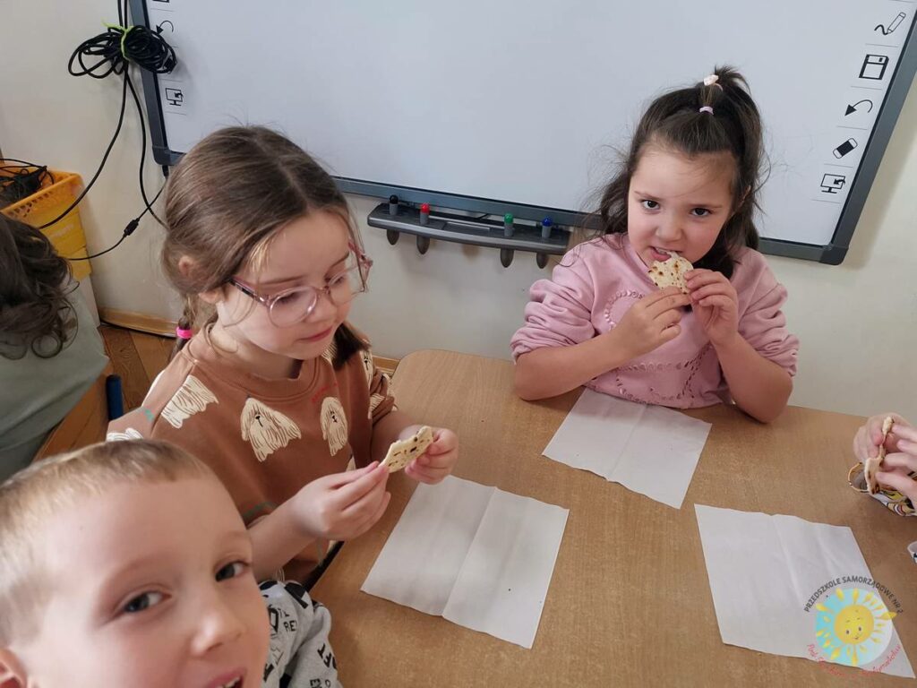 BOF - język i kultura – cel rozwijanie umiejętności komunikacyjnych, odkrywanie bogactwa języka oraz poznawanie kultury regionu i świata.