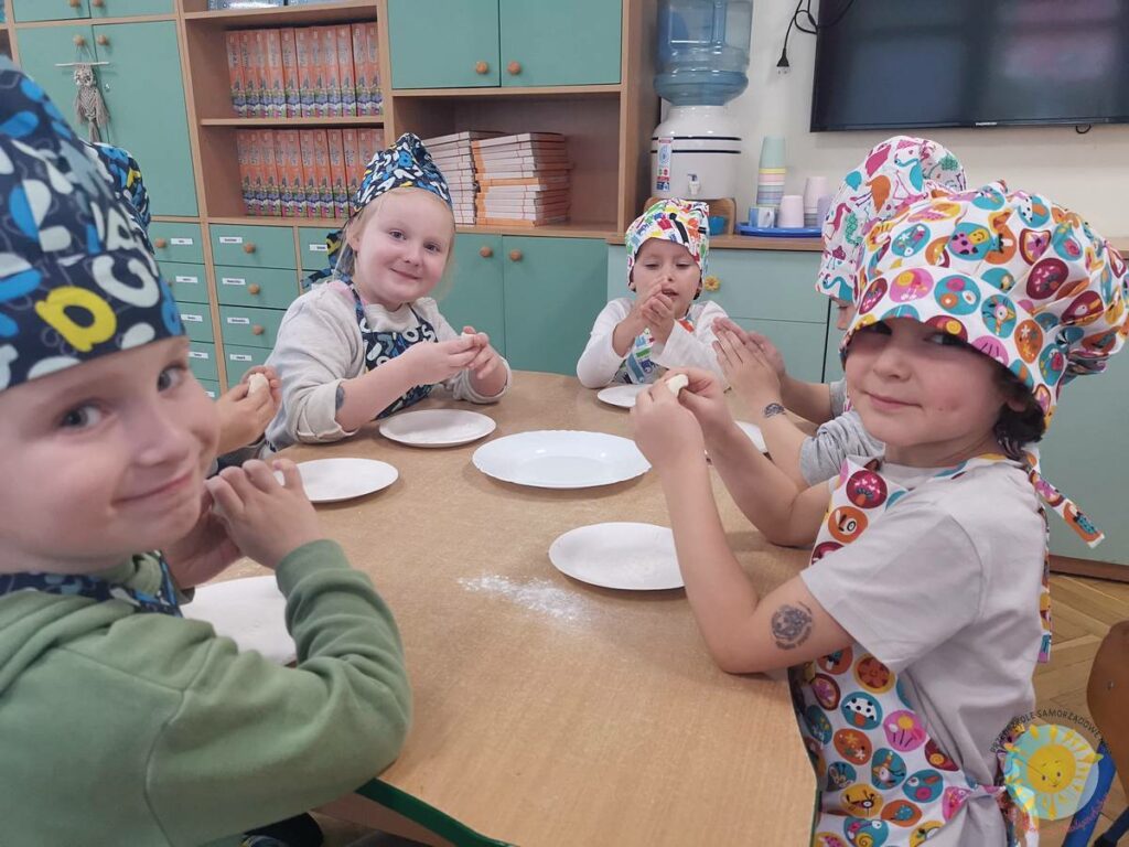 BOF - język i kultura – cel rozwijanie umiejętności komunikacyjnych, odkrywanie bogactwa języka oraz poznawanie kultury regionu i świata.