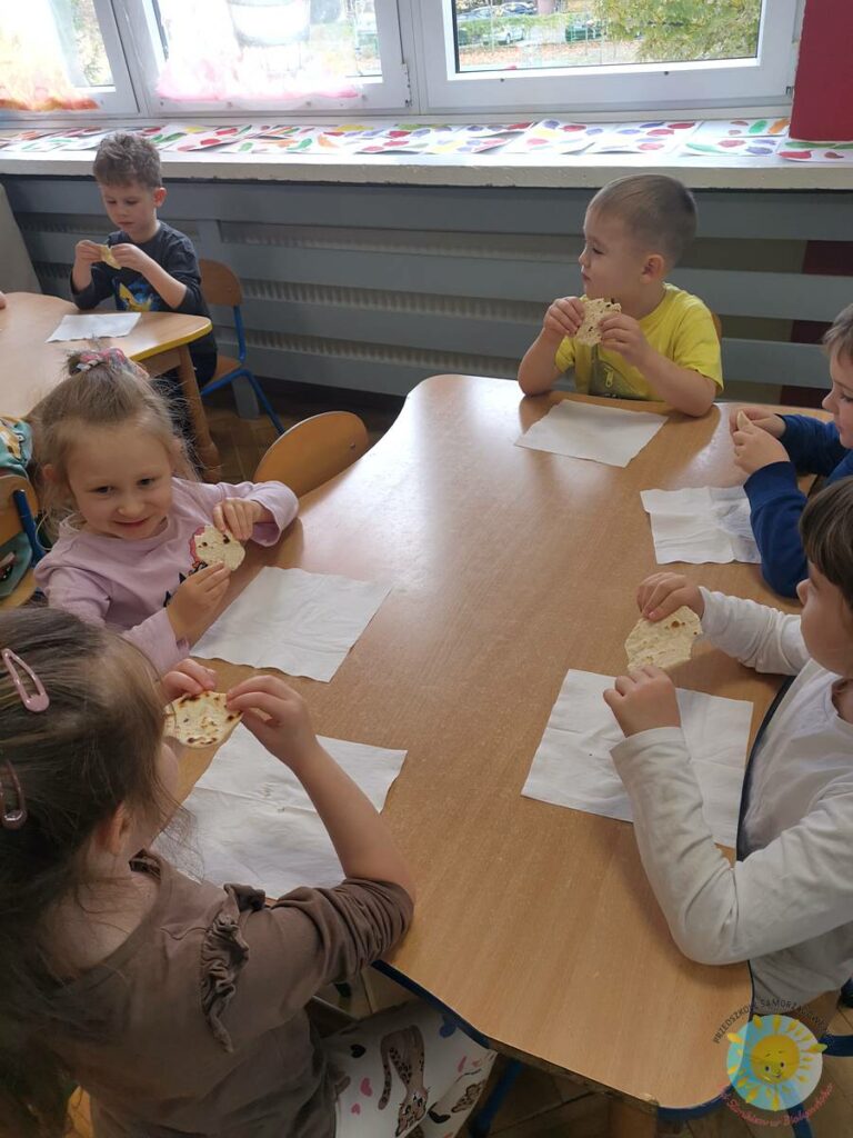 BOF - język i kultura – cel rozwijanie umiejętności komunikacyjnych, odkrywanie bogactwa języka oraz poznawanie kultury regionu i świata.