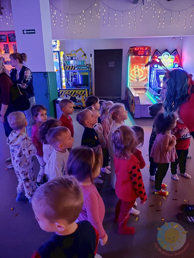 Bawiące się dzieci w bawialni - Przedszkole Samorządowe Nr 2 Pod Słonkiem w Białymstoku