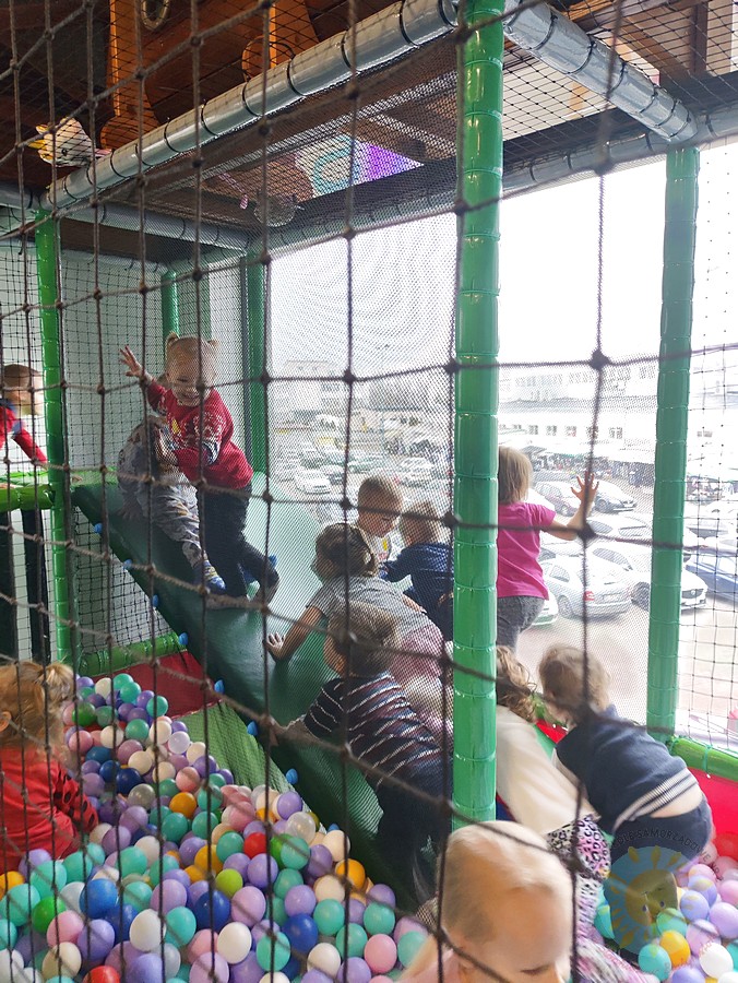 Bawiące się dzieci w bawialni - Przedszkole Samorządowe Nr 2 Pod Słonkiem w Białymstoku