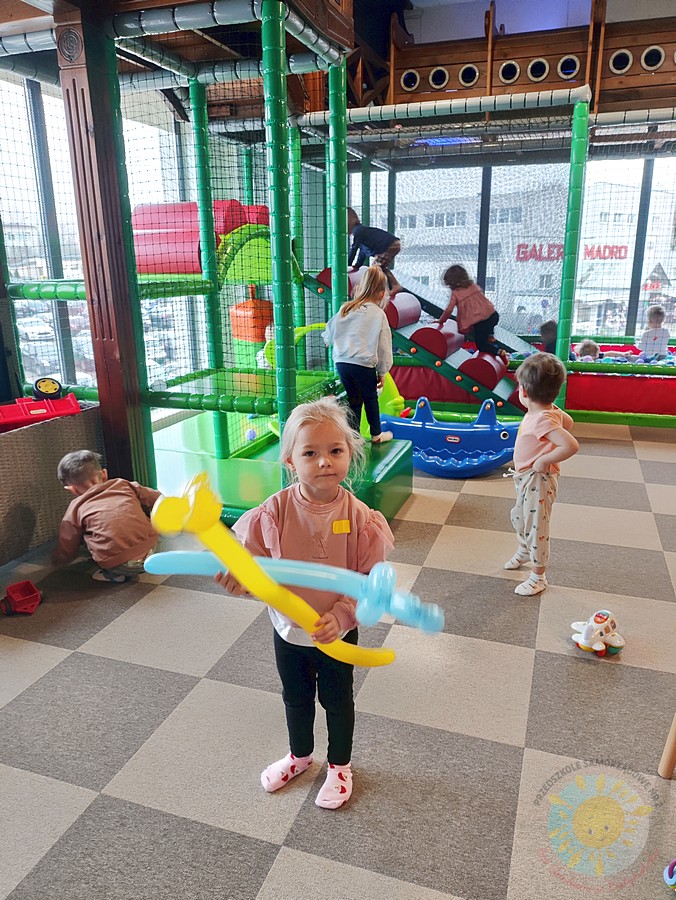 Bawiące się dzieci w bawialni - Przedszkole Samorządowe Nr 2 Pod Słonkiem w Białymstoku