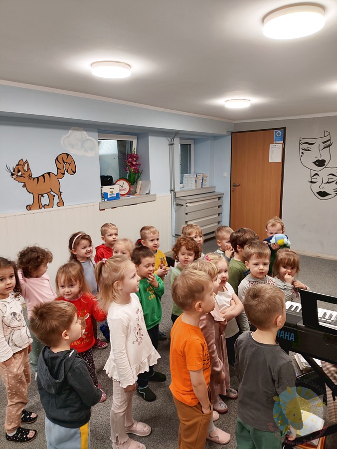 Dzieci uczestniczące w zajęciach rytmicznych - Przedszkole Samorządowe Nr 2 Pod Słonkiem w Białymstoku