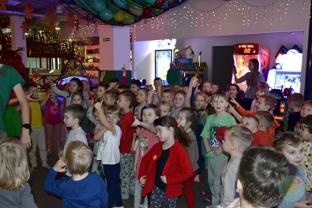 Bawiące się dzieci w Fabryce Misia - Przedszkole Samorządowe Nr 2 Pod Słonkiem w Białymstoku