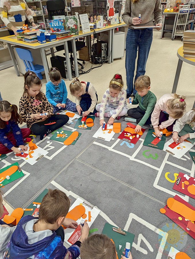 Dzieci na zajęciach w książnicy - Przedszkole Samorządowe Nr 2 Pod Słonkiem w Białymstoku