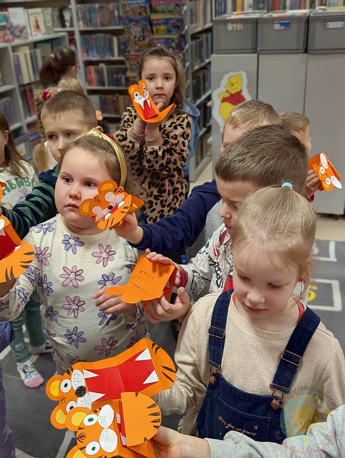 Dzieci na zajęciach w książnicy - Przedszkole Samorządowe Nr 2 Pod Słonkiem w Białymstoku