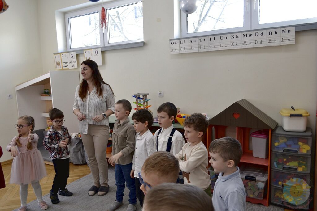 Dziadkowie na inscenizacji z okazji ich świeta - Przedszkole Samorządowe Nr 2 Pod Słonkiem w Białymstoku