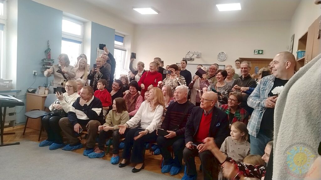 Dziadkowie na inscenizacji z okazji ich świeta - Przedszkole Samorządowe Nr 2 Pod Słonkiem w Białymstoku