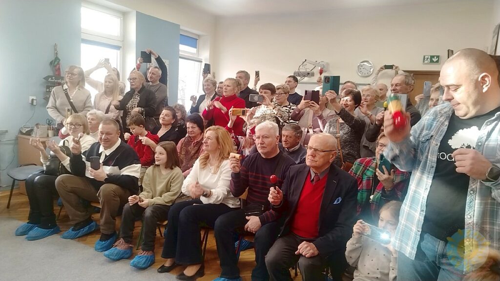 Dziadkowie na inscenizacji z okazji ich świeta - Przedszkole Samorządowe Nr 2 Pod Słonkiem w Białymstoku