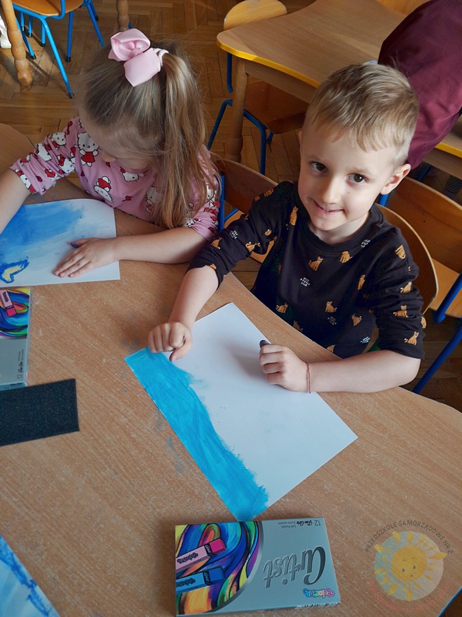 Dzieci w wieku przedszkolnym biorące udział w zajęciach w przedszkolu - Przedszkole Samorządowe Nr 2 Pod Słonkiem w Białymstoku