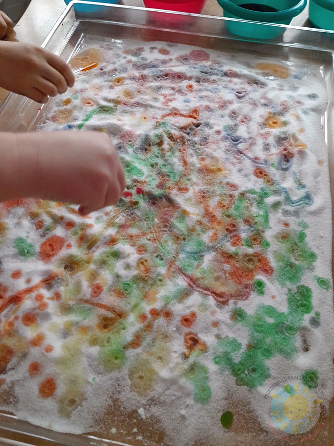 Dzieci w wieku przedszkolnym biorące udział w zajęciach w przedszkolu - Przedszkole Samorządowe Nr 2 Pod Słonkiem w Białymstoku