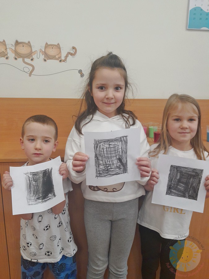 Dzieci w wieku przedszkolnym biorące udział w zajęciach w przedszkolu - Przedszkole Samorządowe Nr 2 Pod Słonkiem w Białymstoku