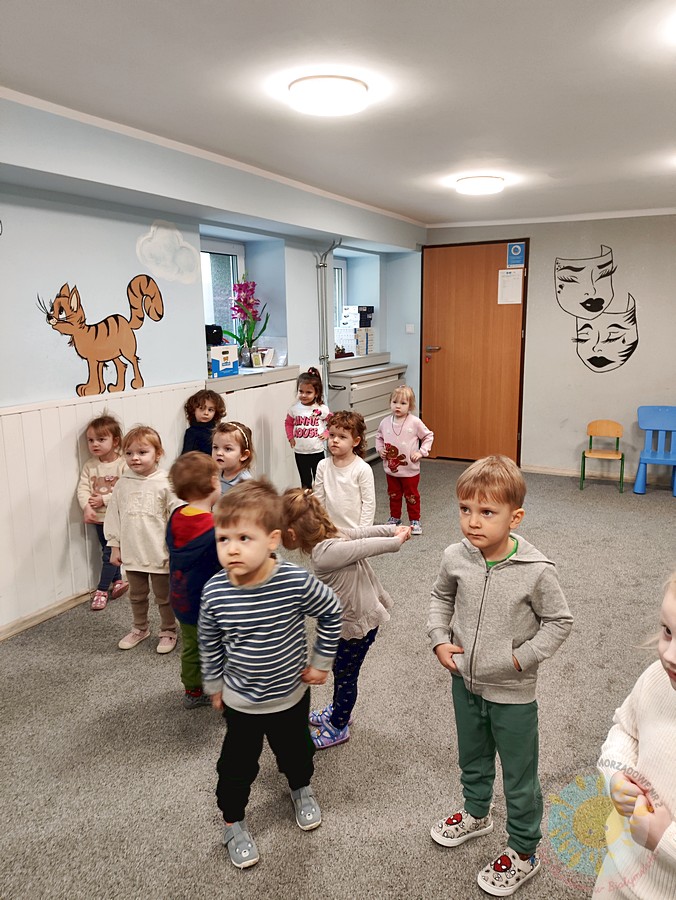 Dzieci uczestniczące w zajęciach rytmicznych - Przedszkole Samorządowe Nr 2 Pod Słonkiem w Białymstoku